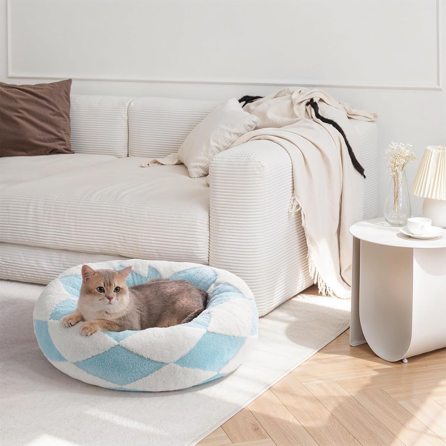 Calming Donut Cat Bed – Soft Plush Anti-Anxiety Bed for Cats & Small Dogs